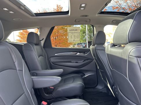 Used 2021 Buick Enclave Avenir image 11