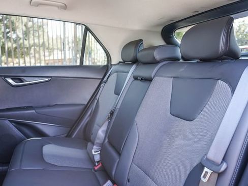 Certified 2025 Kia Niro EX FWD image 20