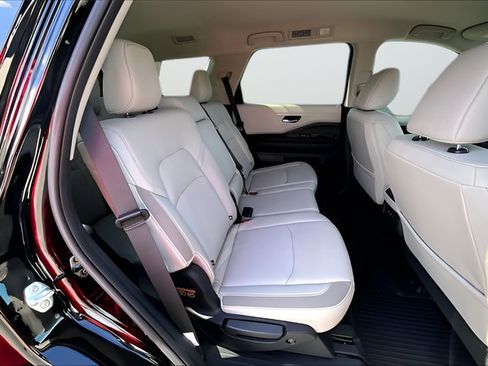 New 2026 Nissan Pathfinder SL FWD image 20