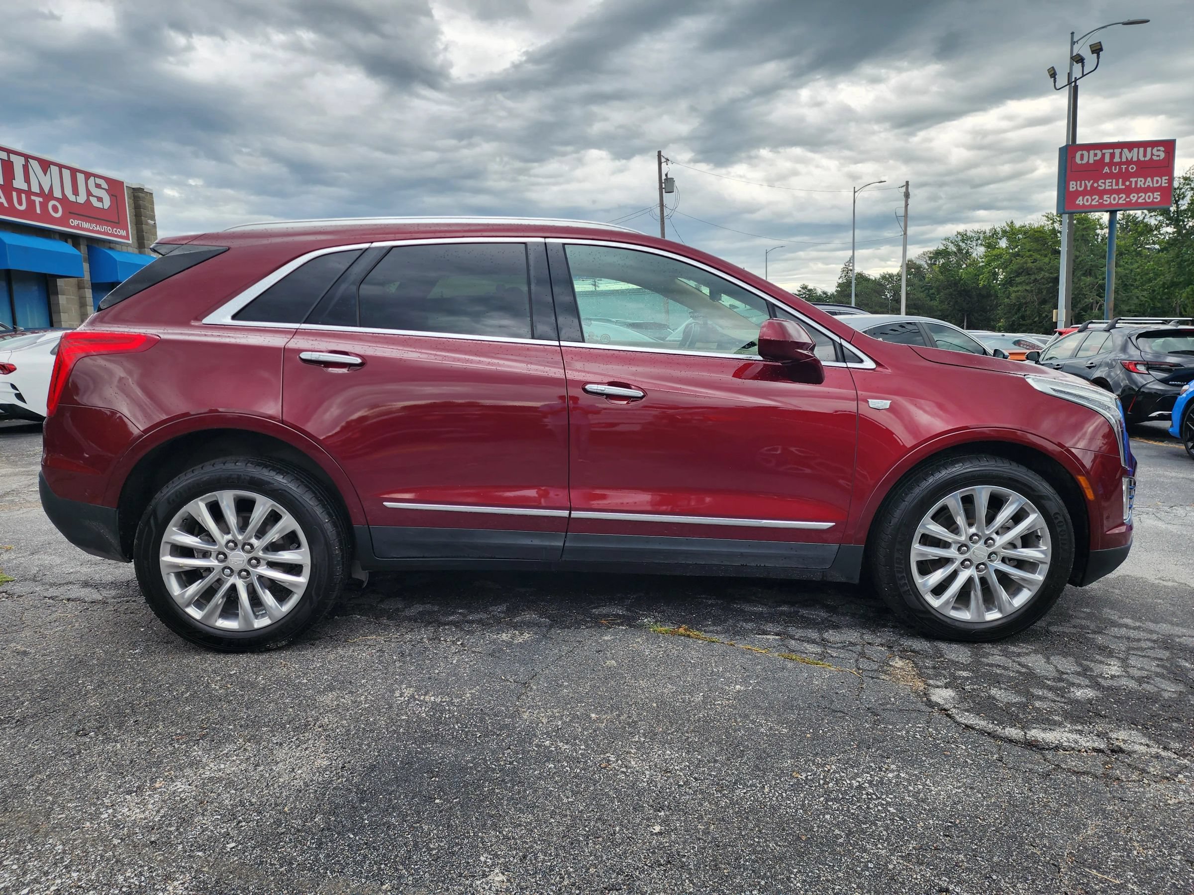 Used 2017 Cadillac XT5 Platinum w/ Driver Assist Package AWD/4WD image 8