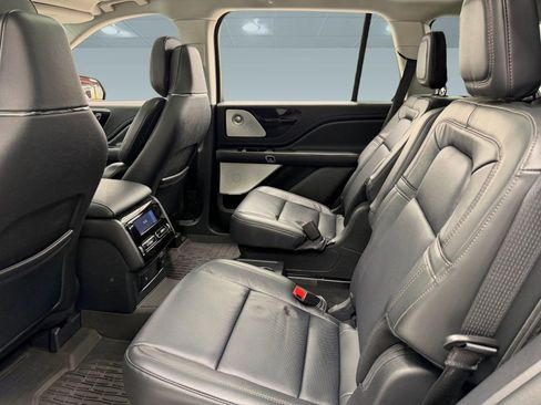 Used 2025 Lincoln Aviator Reserve w/ Equipment Group 201A AWD/4WD image 18