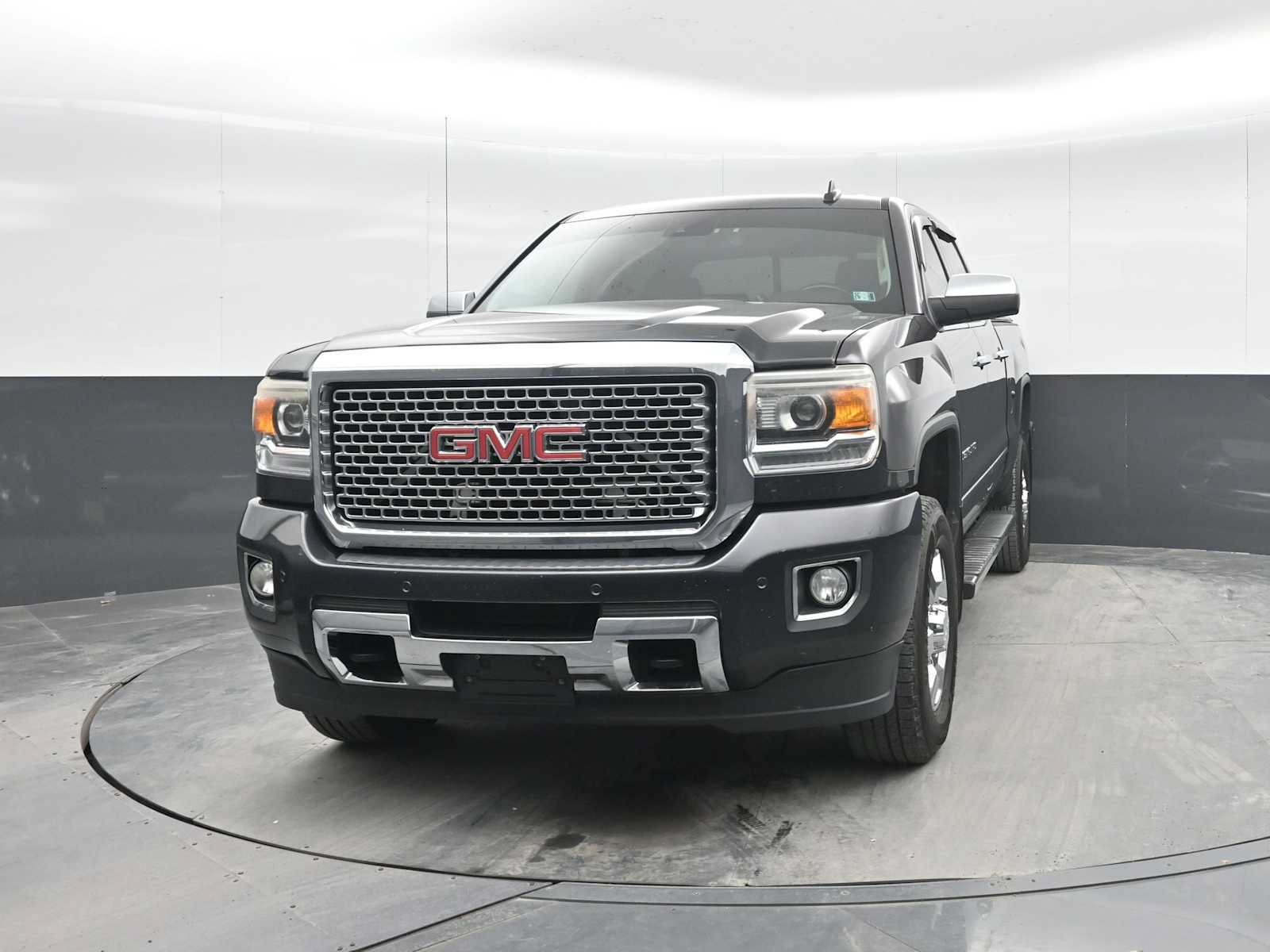 Used 2015 GMC Sierra 2500 Denali w/ Driver Alert Package AWD/4WD image 38