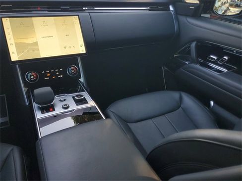 Used 2023 Land Rover Range Rover SE image 14