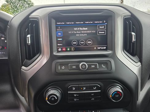Used 2022 Chevrolet Silverado 1500 Custom AWD/4WD image 14