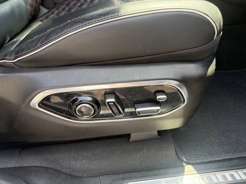 Used 2023 Jeep Grand Cherokee Summit AWD/4WD image 59
