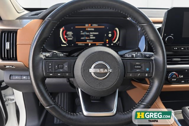 Used 2022 Nissan Pathfinder Platinum w/ Cargo Package FWD image 13