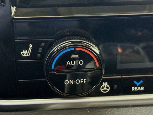 Certified 2022 Nissan Rogue SL w/ SL Premium Package image 22