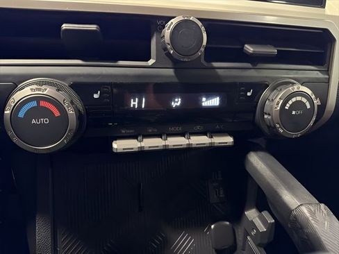 Used 2024 Toyota Tacoma TRD Sport image 22