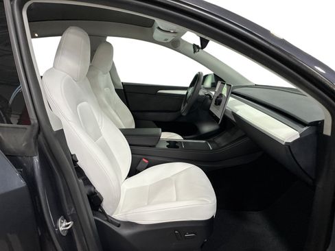 Certified 2023 Tesla Model Y Long Range AWD/4WD image 13