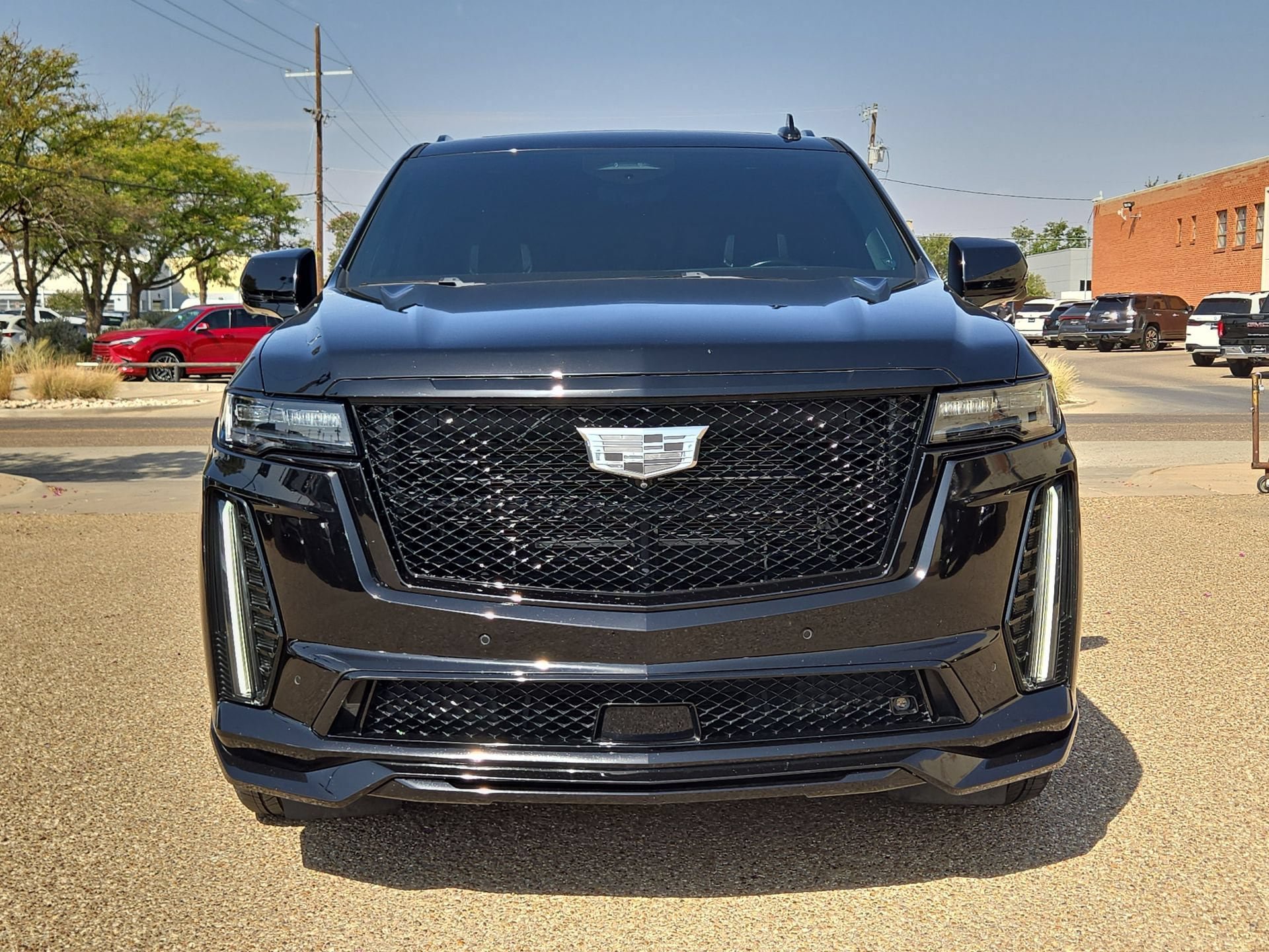 Certified 2023 Cadillac Escalade V w/ LPO, ONYX Package AWD/4WD image 10