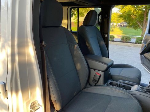 Used 2026 Jeep Wrangler Unlimited Sport AWD/4WD image 30