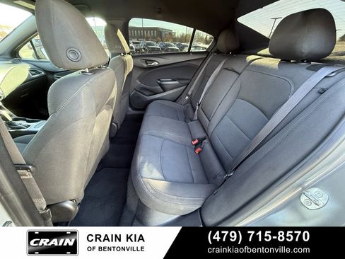 Used 2017 Chevrolet Cruze LT w/ Convenience Package image 24