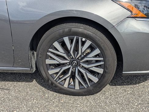 Used 2025 Nissan Altima 2.5 SV FWD image 33