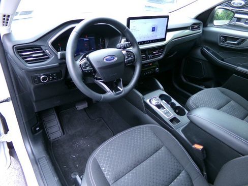 Used 2023 Ford Escape Active w/ Tech Pack #1 AWD/4WD image 14