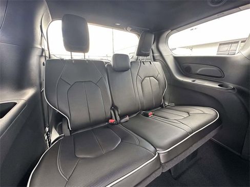 New 2026 Chrysler Pacifica Limited w/ S Appearance Package image 33