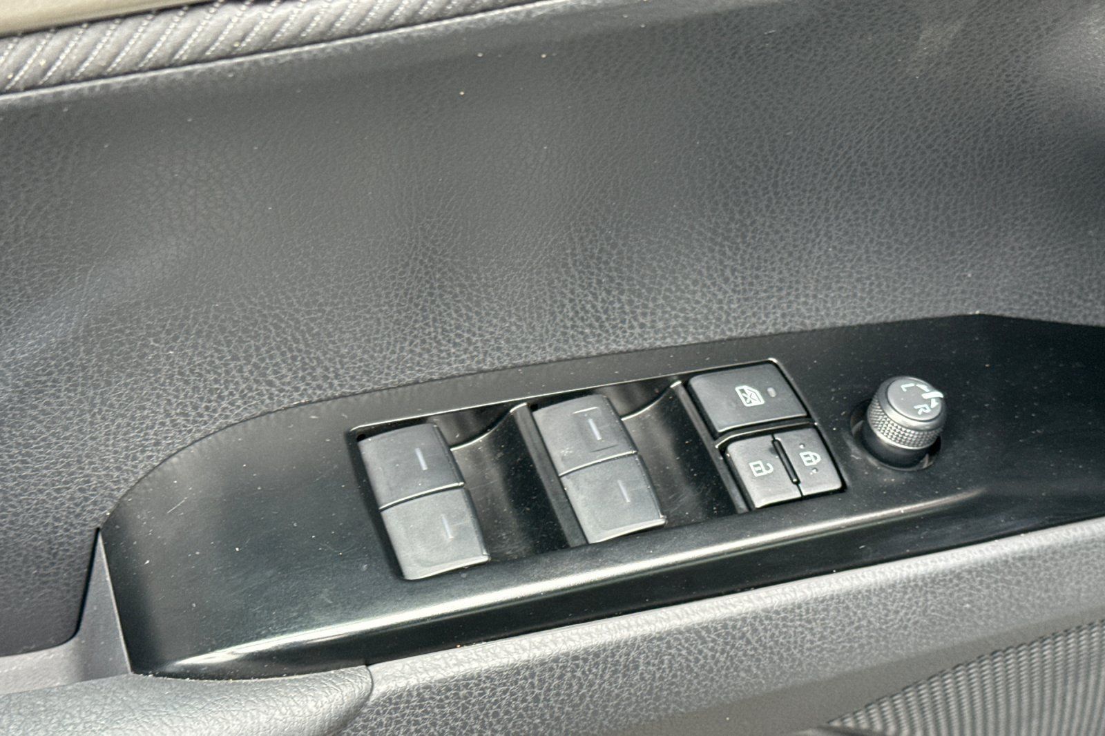Used 2026 Toyota Camry SE w/ Convenience Package FWD image 15