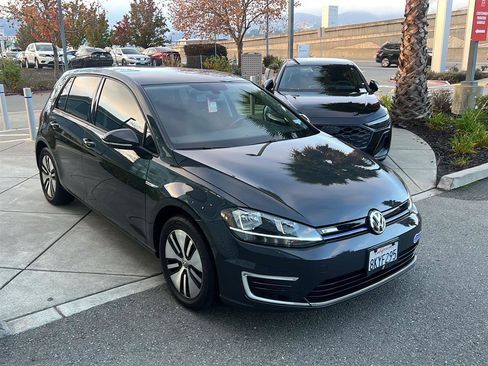 Used 2019 Volkswagen e-Golf SE w/ Driver Assistance Package image 5