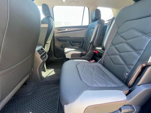 New 2026 Volkswagen Atlas Peak Edition AWD/4WD image 5