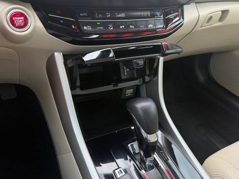 Used 2017 Honda Accord EX image 25
