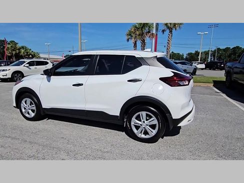 Used 2025 Nissan Kicks Play S image 26