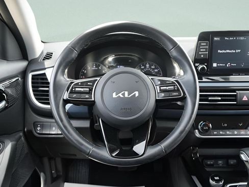 Used 2023 Kia Seltos S FWD image 15
