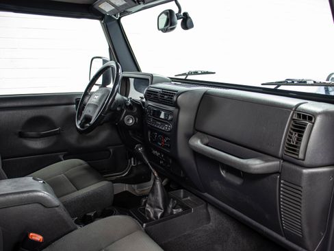 Used 2006 Jeep Wrangler Unlimited AWD/4WD image 20