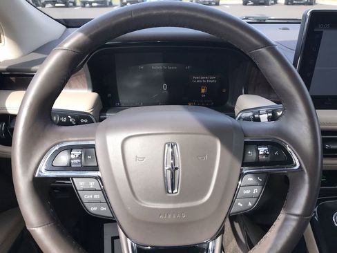 Used 2022 Lincoln Nautilus Reserve AWD/4WD image 14