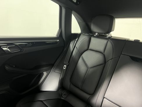 Certified 2018 Porsche Macan S AWD/4WD image 15