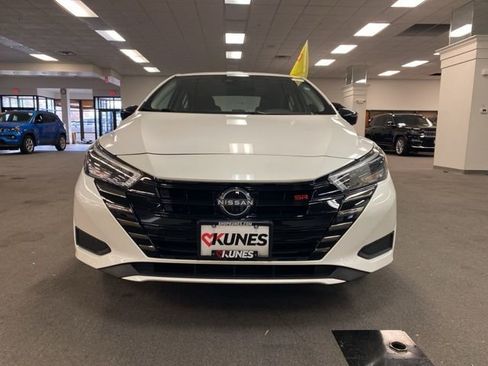 Used 2024 Nissan Versa SR image 13