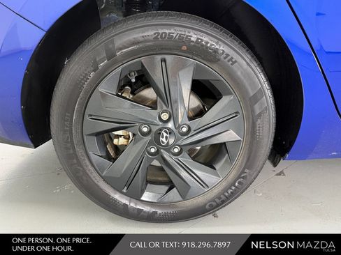 Used 2023 Hyundai Elantra Blue FWD image 13
