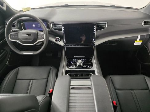 New 2025 Jeep Wagoneer L Series II w/ HD Trailer Tow Package w/25F image 17