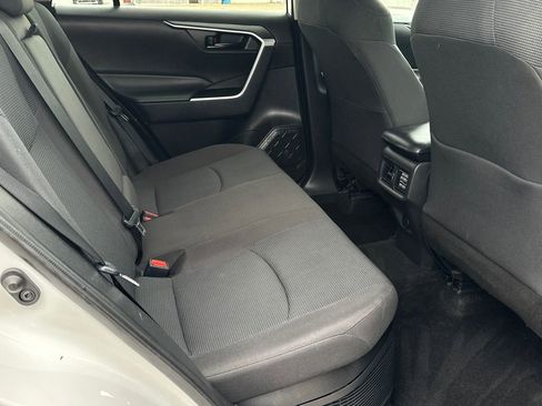 Used 2021 Toyota RAV4 LE image 13