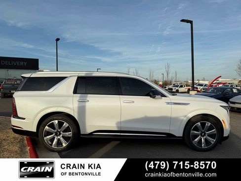 Used 2026 Cadillac Escalade IQL Luxury AWD/4WD image 9