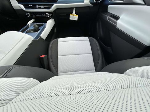 New 2026 Chevrolet Equinox EV LT image 15