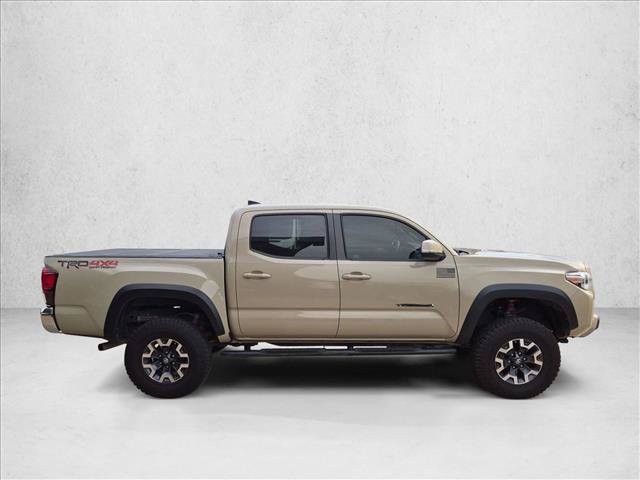 Used 2018 Toyota Tacoma TRD Off-Road AWD/4WD image 4