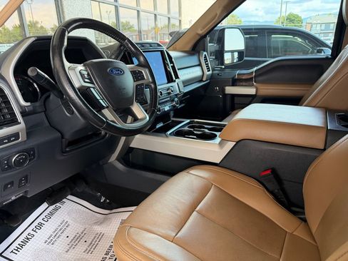 Used 2022 Ford F350 Lariat w/ Lariat Ultimate Package AWD/4WD image 7