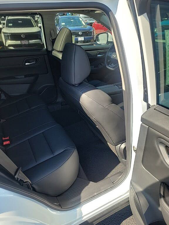 Used 2026 Nissan Rogue SV w/ SV Premium Package AWD/4WD image 20
