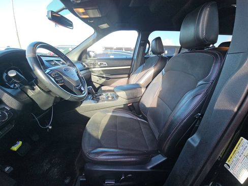 Used 2018 Ford Explorer XLT w/ Equipment Group 202A FWD image 5