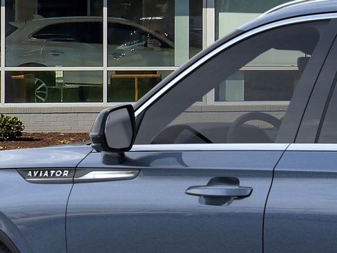 Used 2025 Lincoln Aviator AWD image 20
