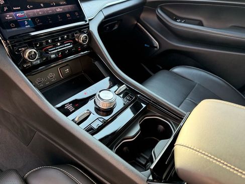 Used 2023 Jeep Grand Cherokee Overland w/ Luxury Tech Group IV image 13