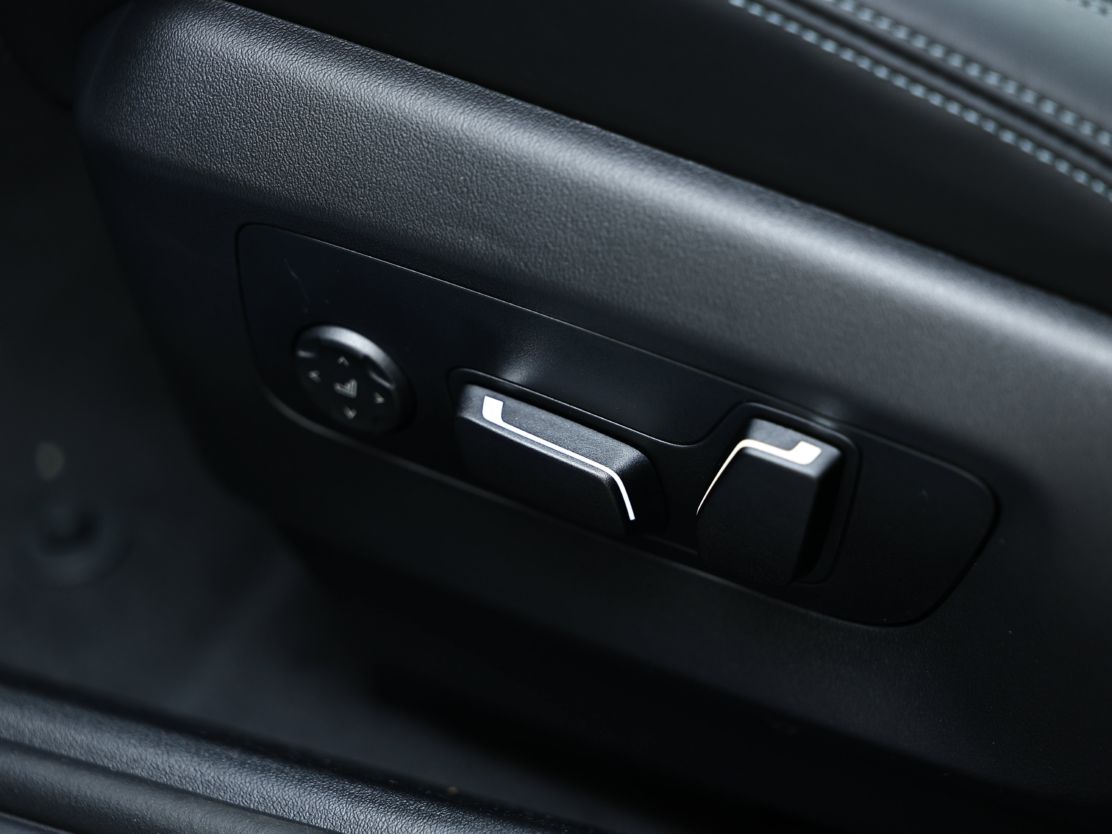 New 2027 BMW M5 w/ Executive Package AWD/4WD image 25