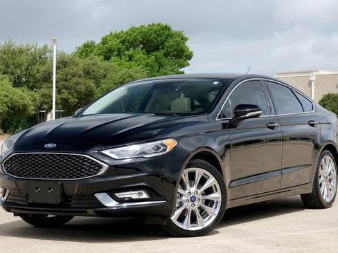 Used 2017 Ford Fusion Platinum image 2