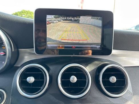 Used 2019 Mercedes-Benz GLC 300 w/ Premium Package image 20