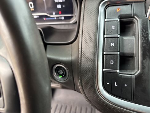 Used 2022 GMC Yukon SLT w/ SLT Premium Package image 26