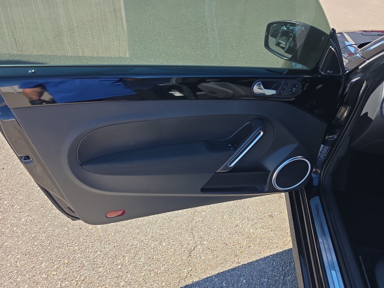 Used 2014 Volkswagen Beetle R-Line FWD image 13