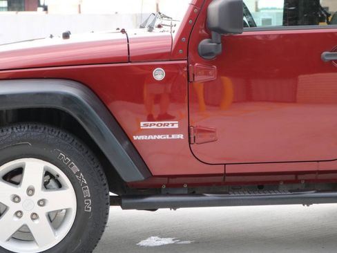 Used 2010 Jeep Wrangler Rubicon w/ PWR Convenience Group AWD/4WD image 35