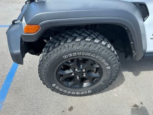 Used 2022 Jeep Wrangler Sport AWD/4WD image 3