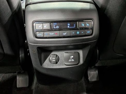 Used 2024 Hyundai Palisade Limited FWD image 18