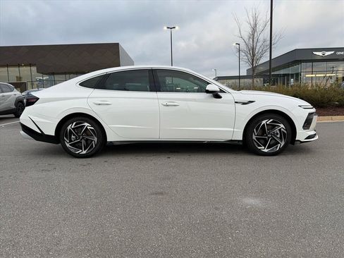 New 2026 Hyundai Sonata SEL FWD image 2