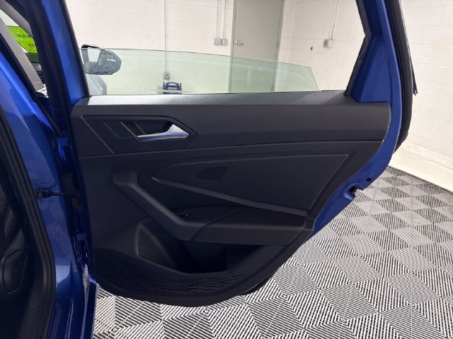 Used 2022 Volkswagen Jetta SE FWD image 18